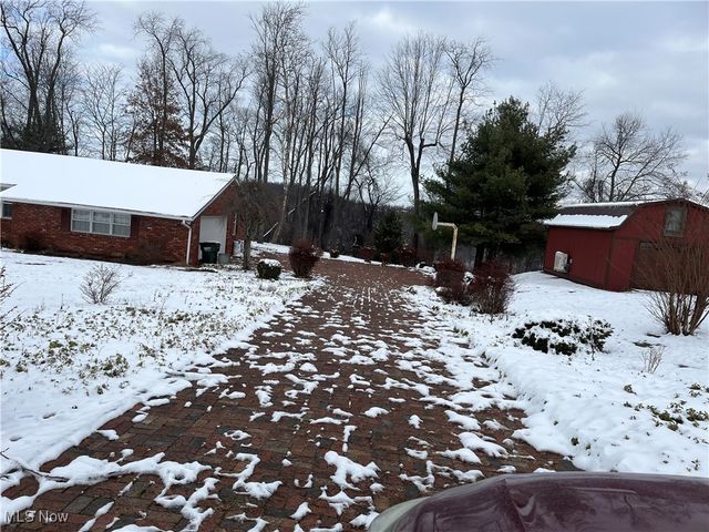 58611 Sharon Boulevard, Rayland, OH 43935