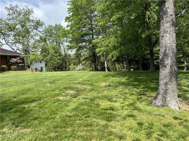 58611 Sharon Boulevard, Rayland, OH 43935