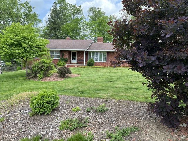 58611 Sharon Boulevard, Rayland, OH 43935