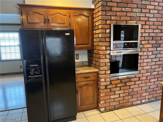 58611 Sharon Boulevard, Rayland, OH 43935