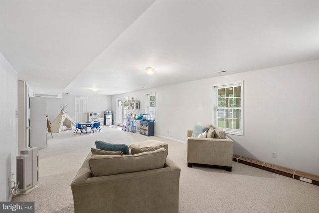 38 LYNCHESTER DR, Fredericksburg, VA 22406