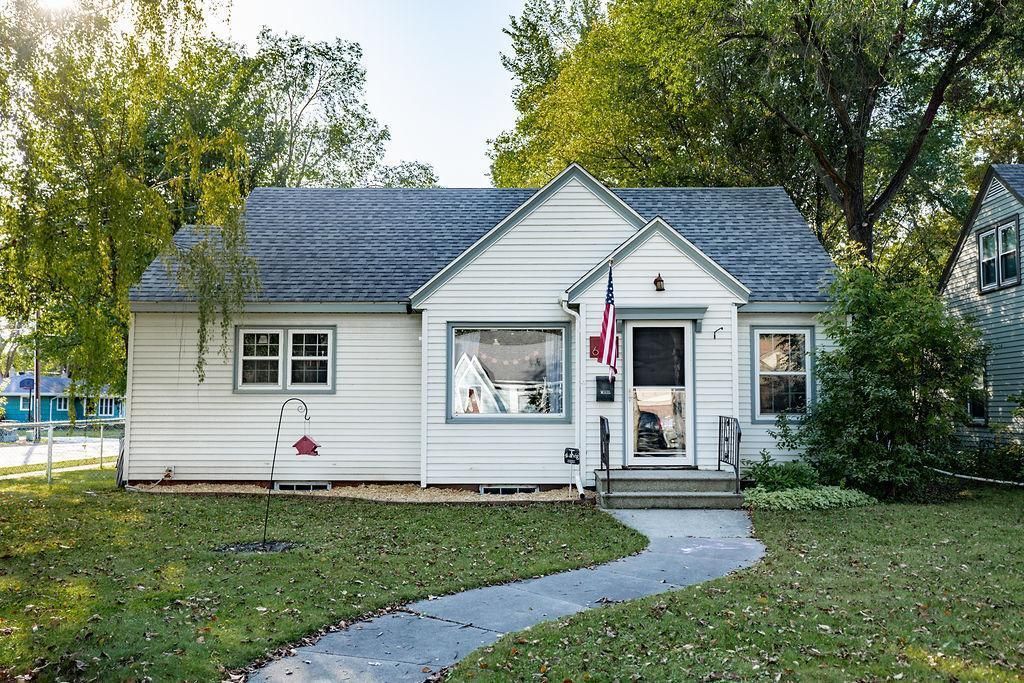 603 12th Street N, Moorhead, MN 56560