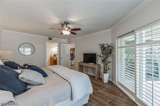 5633 Turtle Bay DR 37, Naples, FL 34108