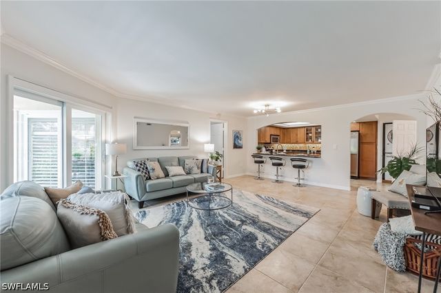 5633 Turtle Bay DR 37, Naples, FL 34108