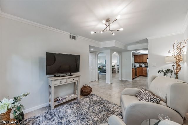 5633 Turtle Bay DR 37, Naples, FL 34108
