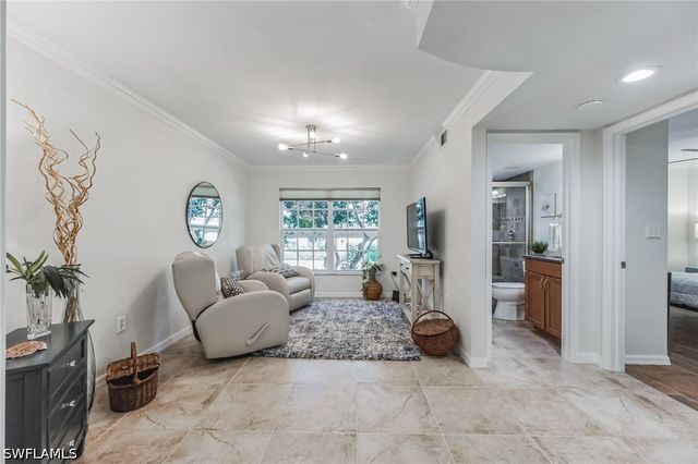 5633 Turtle Bay DR 37, Naples, FL 34108
