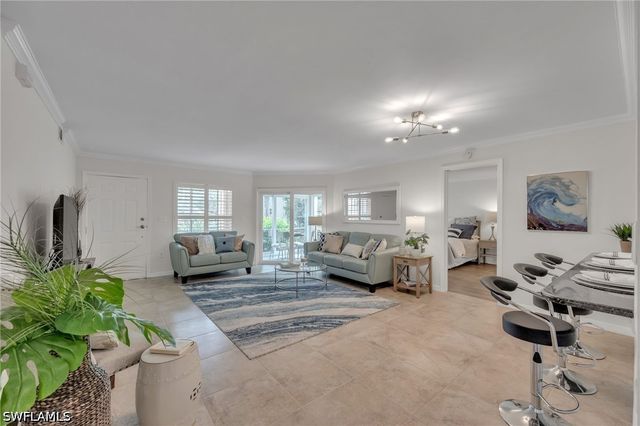 5633 Turtle Bay DR 37, Naples, FL 34108