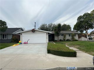 2925 Chestnut Avenue, Costa Mesa, CA 92626