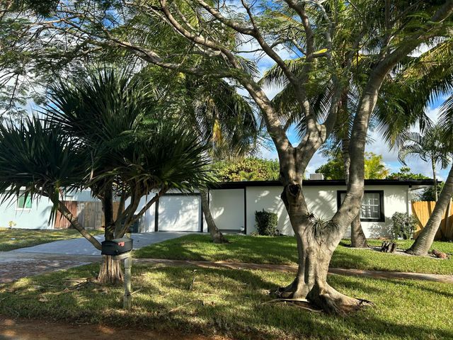 5839 Daphne Drive -, West Palm Beach, FL 33415