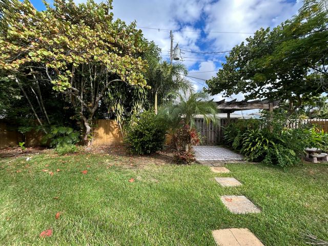 5839 Daphne Drive -, West Palm Beach, FL 33415