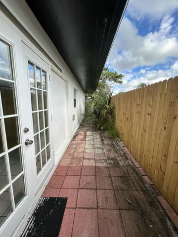 5839 Daphne Drive -, West Palm Beach, FL 33415