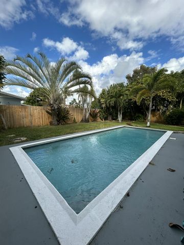 5839 Daphne Drive -, West Palm Beach, FL 33415