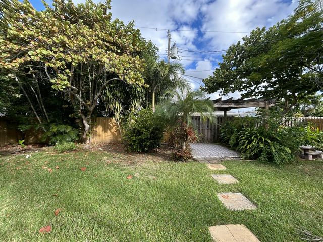 5839 Daphne Drive -, West Palm Beach, FL 33415