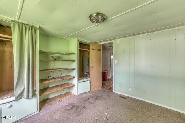 318 & 322 Deck Valley Road, Bristol, TN 37620