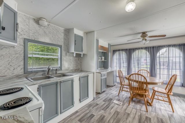 318 & 322 Deck Valley Road, Bristol, TN 37620