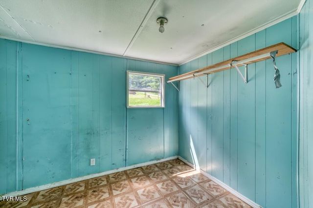 318 & 322 Deck Valley Road, Bristol, TN 37620