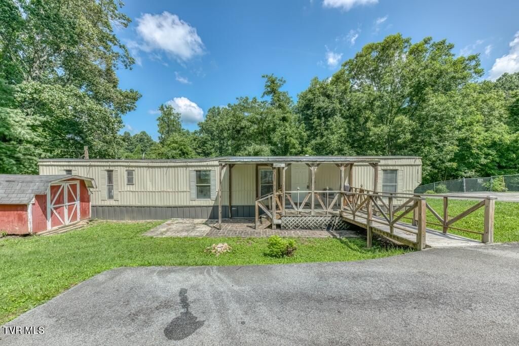 318 & 322 Deck Valley Road, Bristol, TN 37620