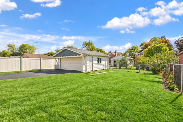 4311 W 108th Place, Oak Lawn, IL 60453
