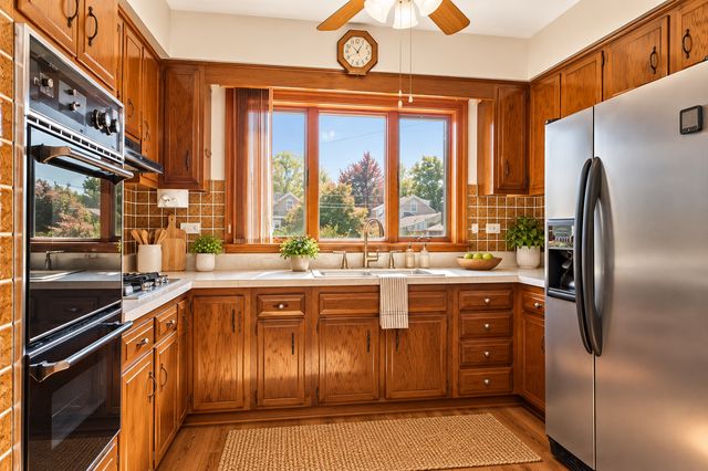 4311 W 108th Place, Oak Lawn, IL 60453