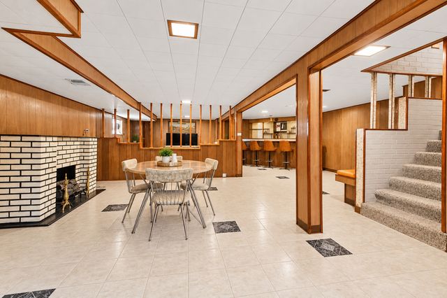 4311 W 108th Place, Oak Lawn, IL 60453