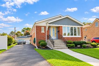 4311 W 108th Place, Oak Lawn, IL 60453