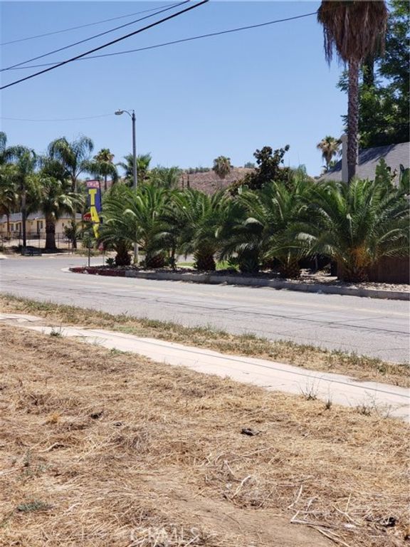 7 Main St, Lake Elsinore, CA 92530