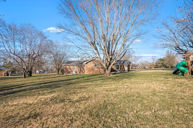 109 Hampshire Rd, Shelbyville, TN 37160