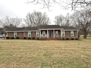 109 Hampshire Rd, Shelbyville, TN 37160