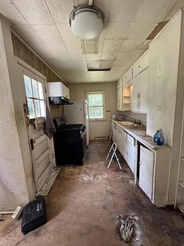 N9161 Ash STREET, East Troy, WI 53120