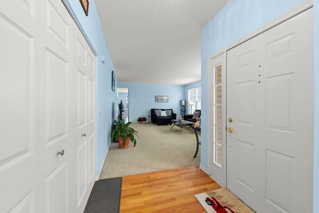 16174 Seneca Lake Circle, Crest Hill, IL 60403