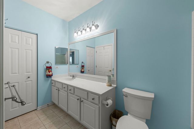 16174 Seneca Lake Circle, Crest Hill, IL 60403