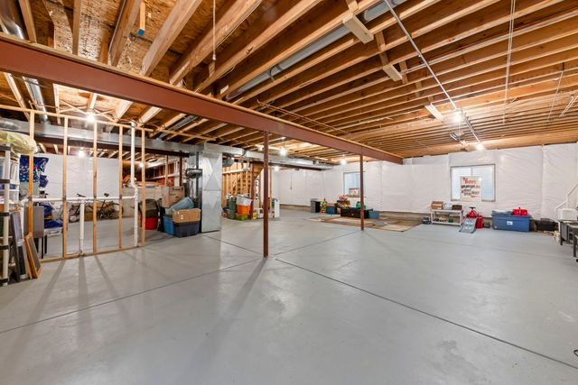 16174 Seneca Lake Circle, Crest Hill, IL 60403