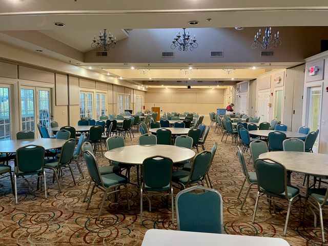 16174 Seneca Lake Circle, Crest Hill, IL 60403