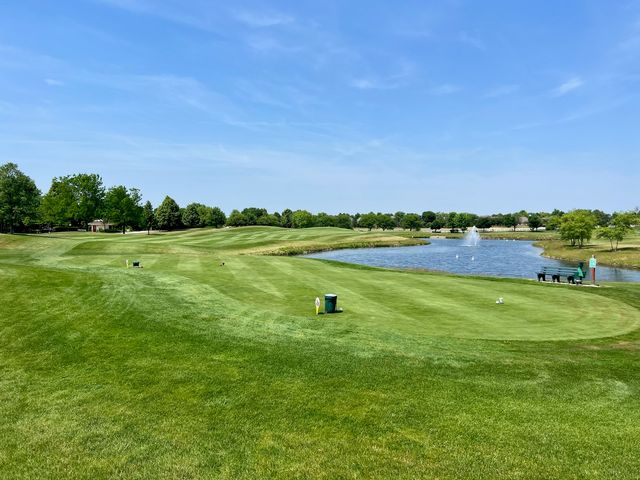 16174 Seneca Lake Circle, Crest Hill, IL 60403