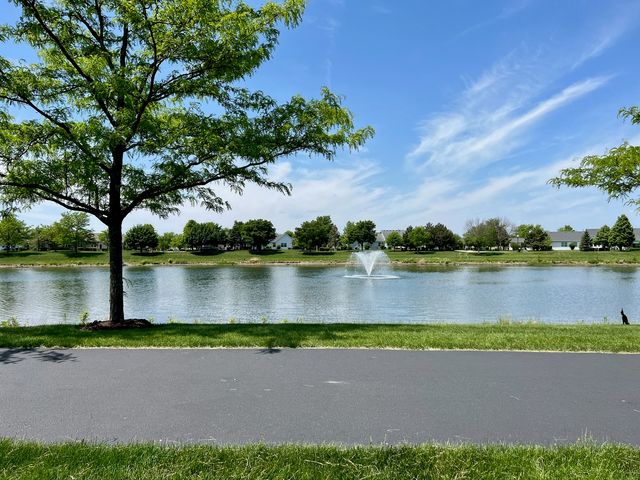 16174 Seneca Lake Circle, Crest Hill, IL 60403