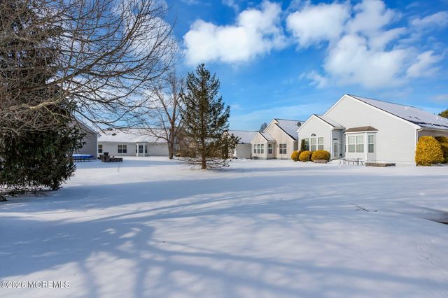 63 Marlow Drive, Jackson, NJ 08527