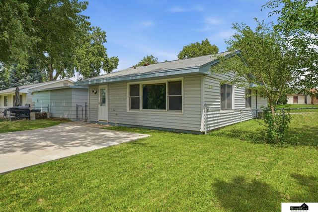 5433 W Zeamer Street, Lincoln, NE 68524