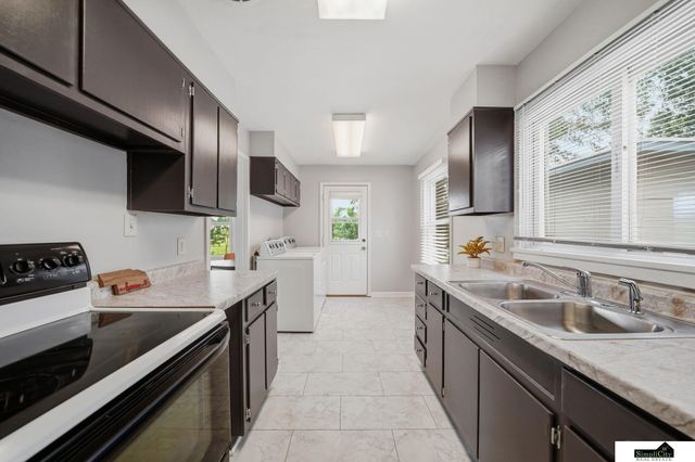 5433 W Zeamer Street, Lincoln, NE 68524