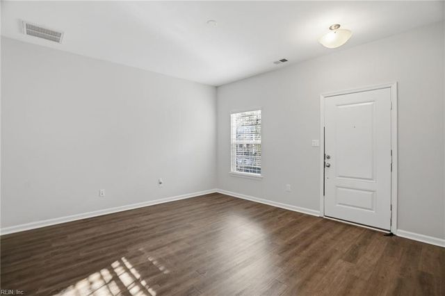 1768 Perla DR, Virginia Beach, VA 23456