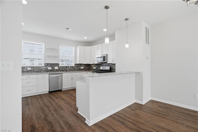 1768 Perla DR, Virginia Beach, VA 23456