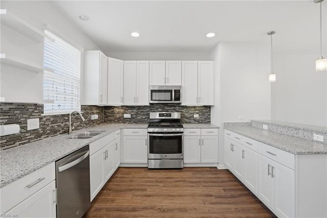 1768 Perla DR, Virginia Beach, VA 23456