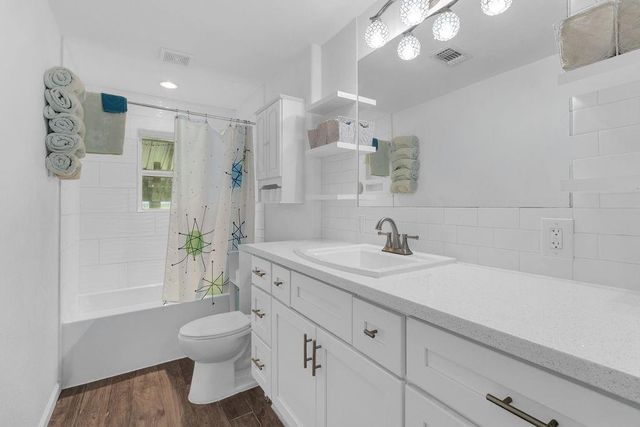 1624 Texas Avenue, League City, TX 77573