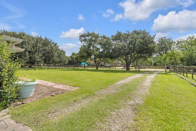 1624 Texas Avenue, League City, TX 77573