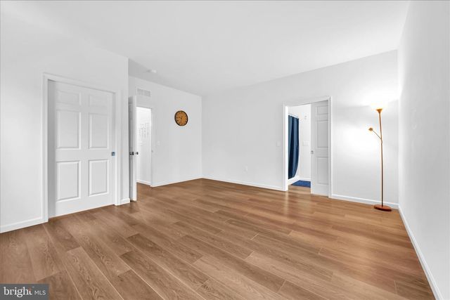 25 CREEKSIDE DR, Lebanon, PA 17042