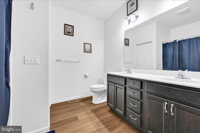 25 CREEKSIDE DR, Lebanon, PA 17042