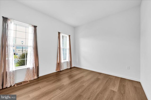 25 CREEKSIDE DR, Lebanon, PA 17042