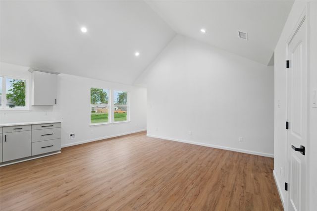 307 S Carlton Street, Ennis, TX 75119
