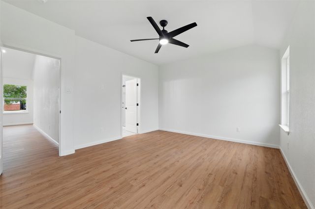 307 S Carlton Street, Ennis, TX 75119