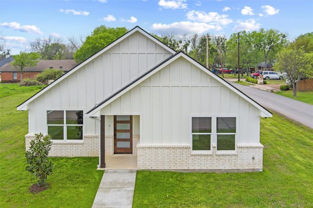 307 S Carlton Street, Ennis, TX 75119