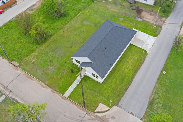 307 S Carlton Street, Ennis, TX 75119